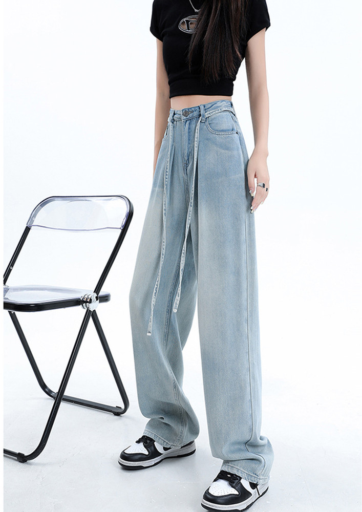 HIGH-WAIST LIGHT BLUE WASHED STRAIGHT JEANS