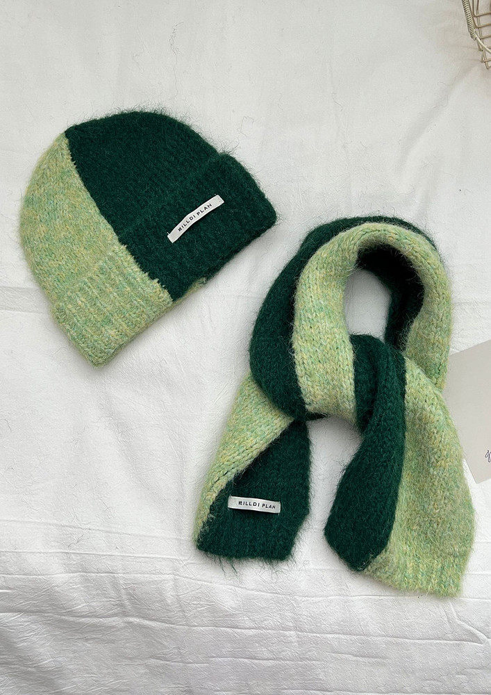 RIB-KNIT CONTRASTING GREEN AND BEANIE SET