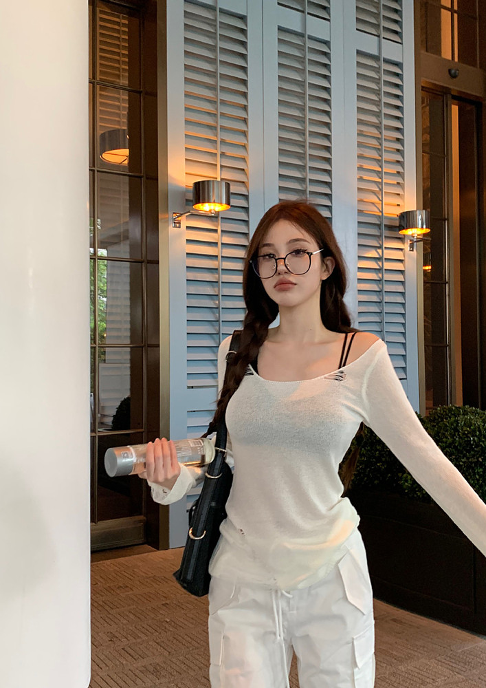WHITE FREE SIZE KNITTED SLIM TOP
