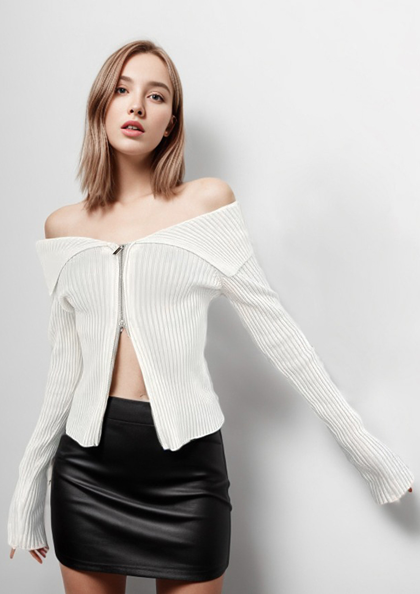 WHITE RIB-KNIT ZIP-UP OFF-SHOULDER TOP