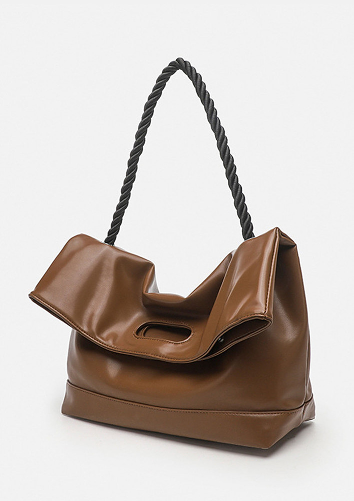 BROWN CONTRAST TWISTED HANDLE TOTE BAG