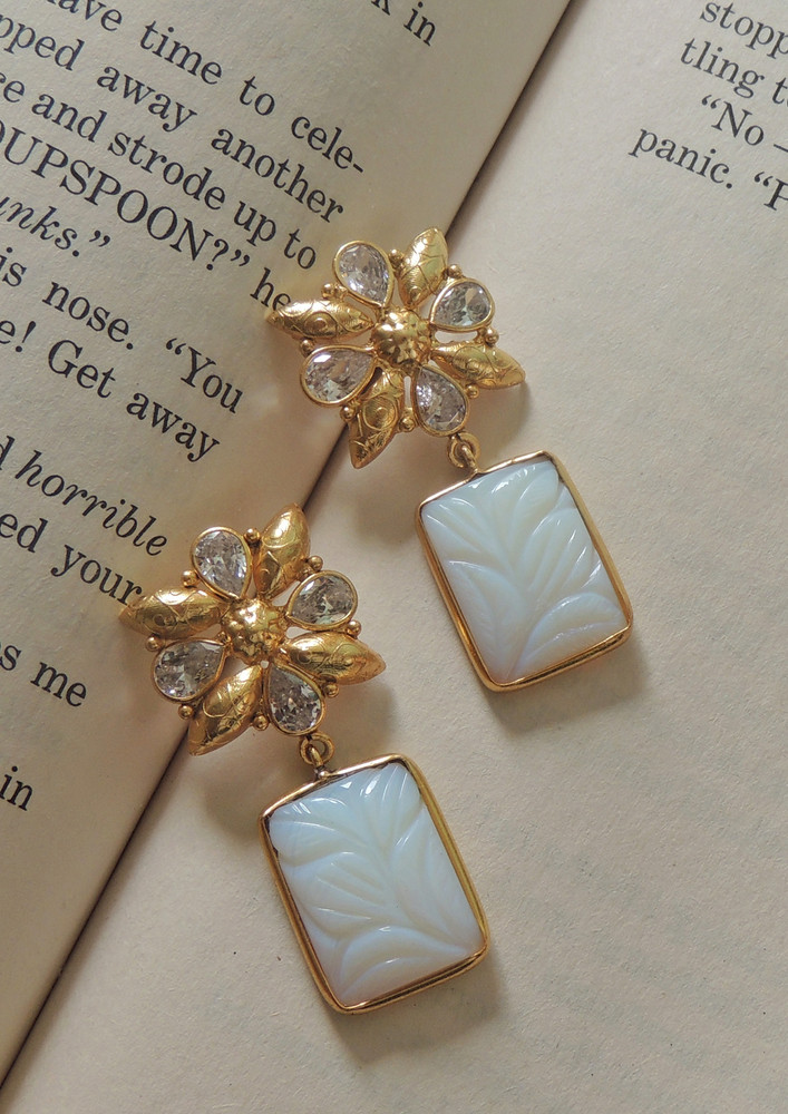 Handcrafted Craving Stone Earring
