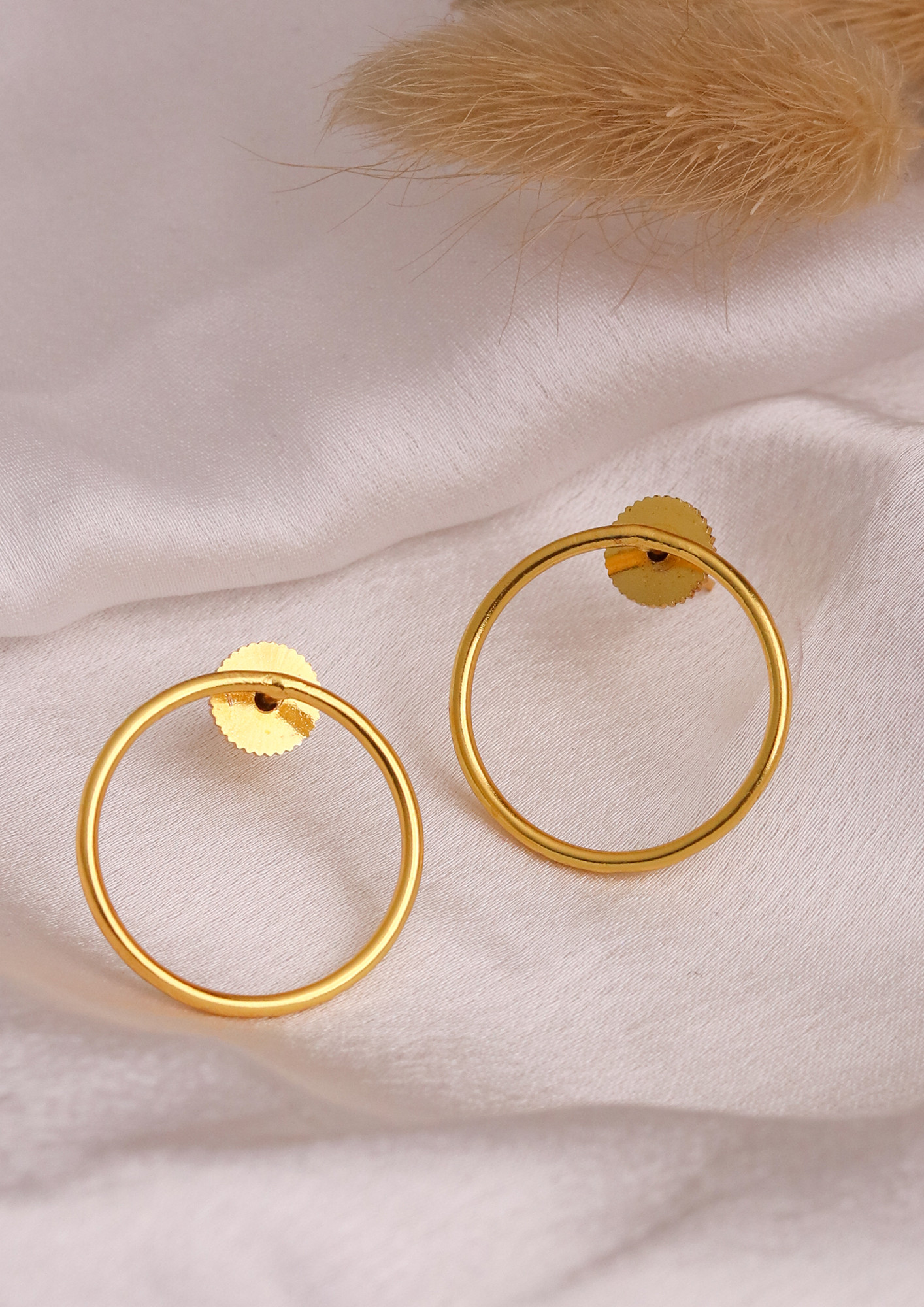 Simple Round Studs - Gold Plated