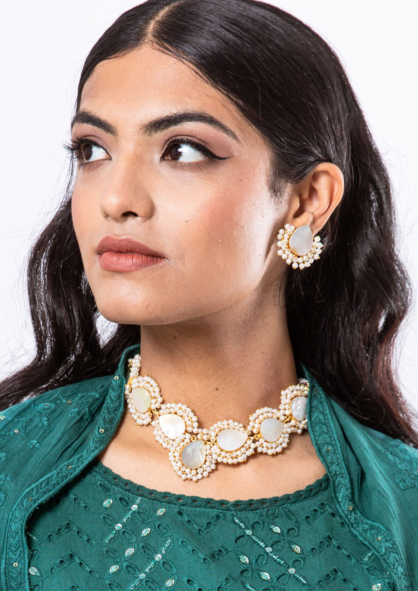 Stylish MOP Paan Shape Gold Plated Necklace With Studs