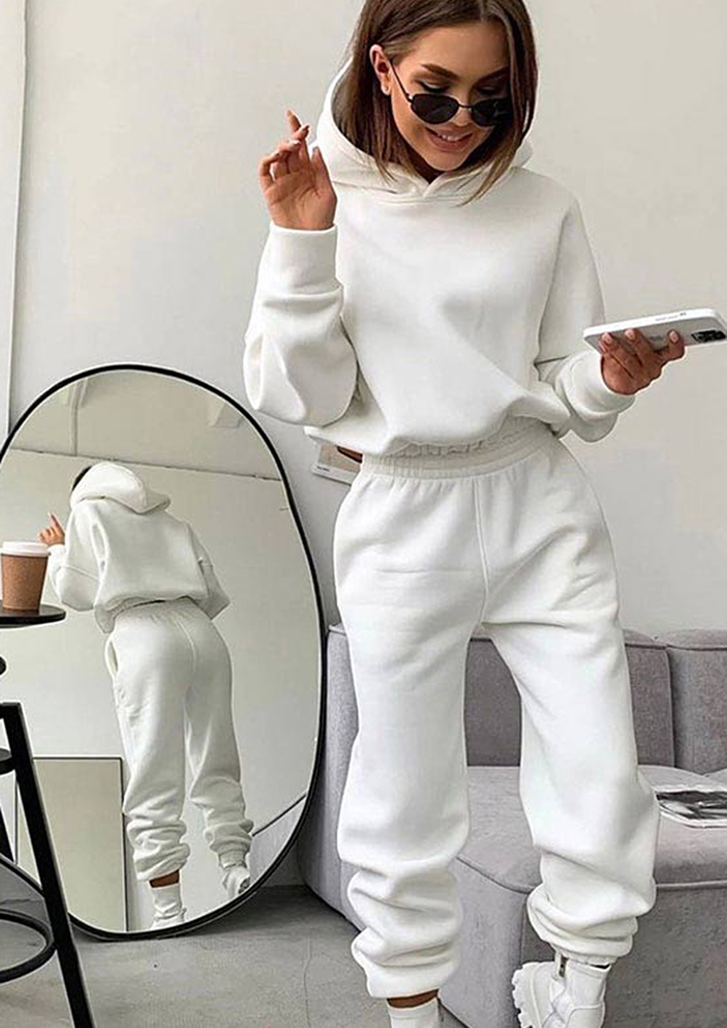 CASUAL WHITE CROPPED HOODIE & JOGGER SET