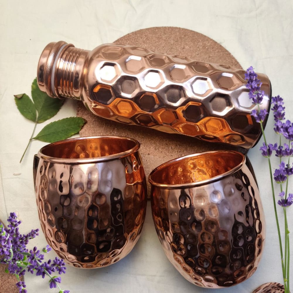 Copper Bottle With Mugs - Hammered (750 ml)