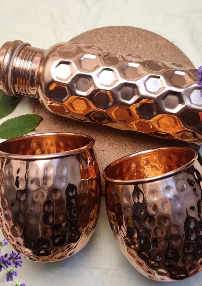 Copper Bottle With Mugs - Hammered (750 ml)