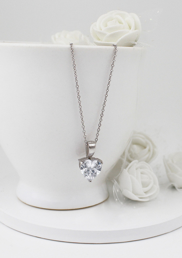 Anushka Sharma Silver Solitaire Heart Pendant With Link Chain