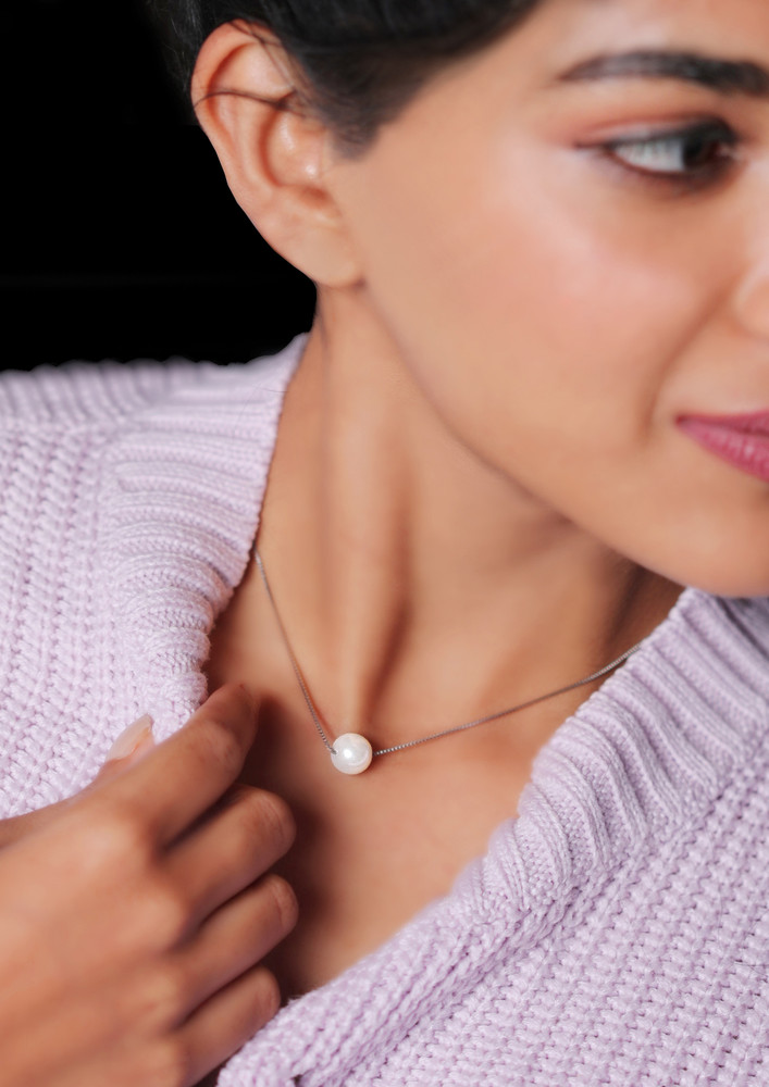 Anushka Sharma White Pearl Moon Necklace