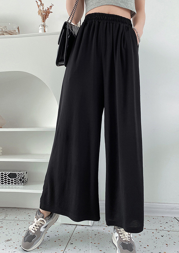 Black Wide Legged Pants With Inseam Pockets