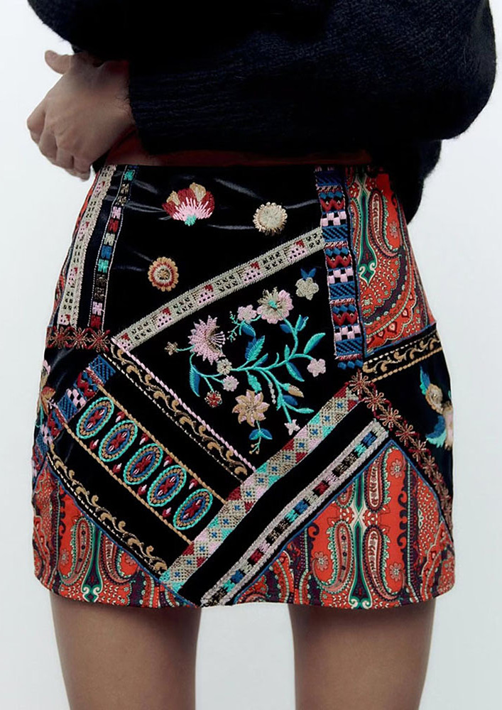 Short Ethnic Print Black Skirt