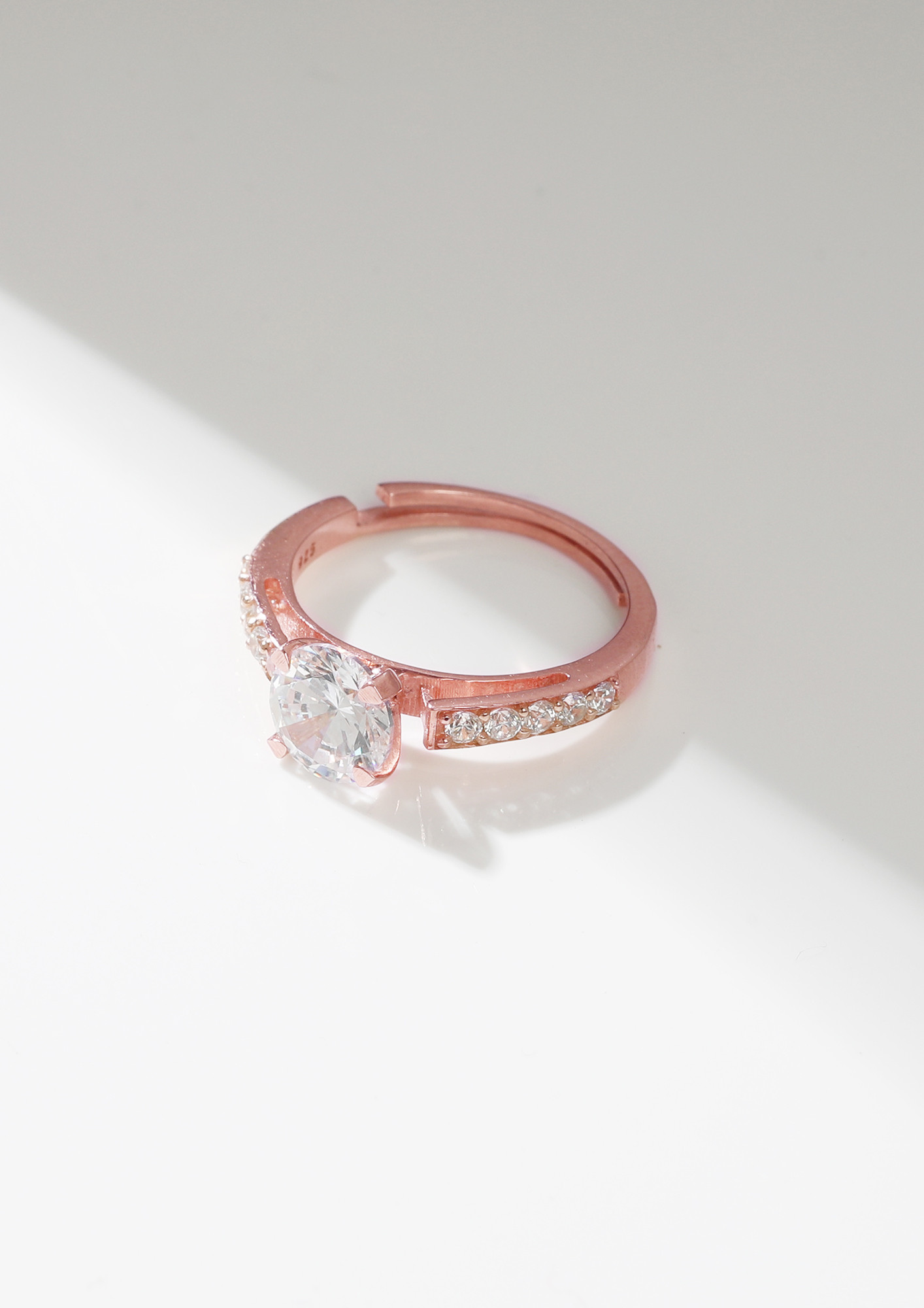 Rose Gold Classic Shimmering Ring