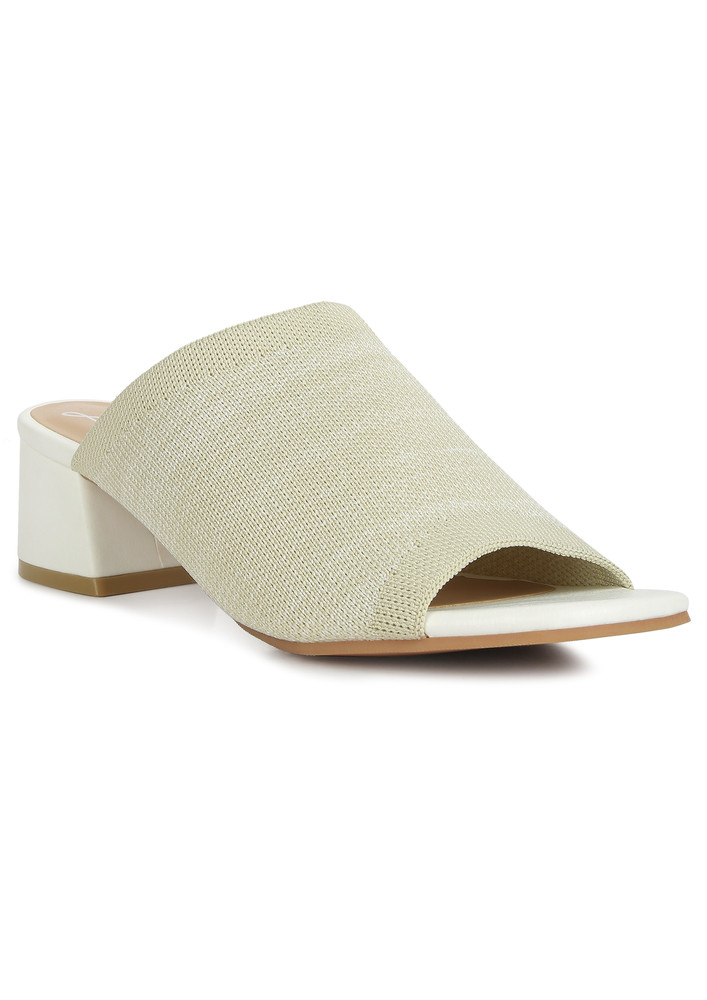 Knitted Round Toe Sandal In Cream