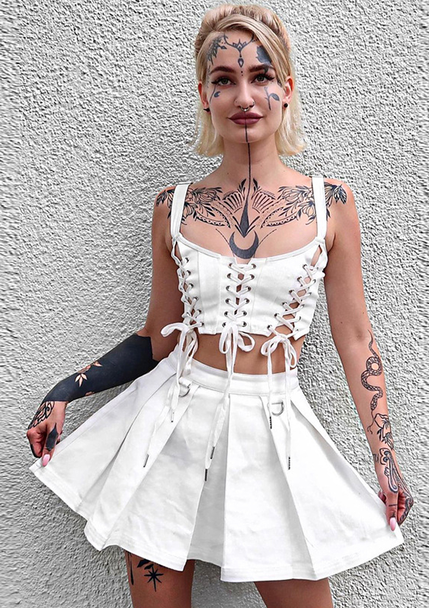 WHITE LACE-UP DETAILED CROP TOP