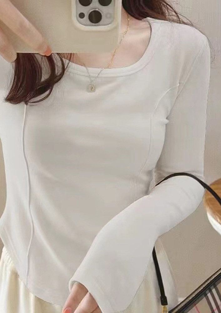 WHITE SLIM CURVED HEM KNITTED TOP