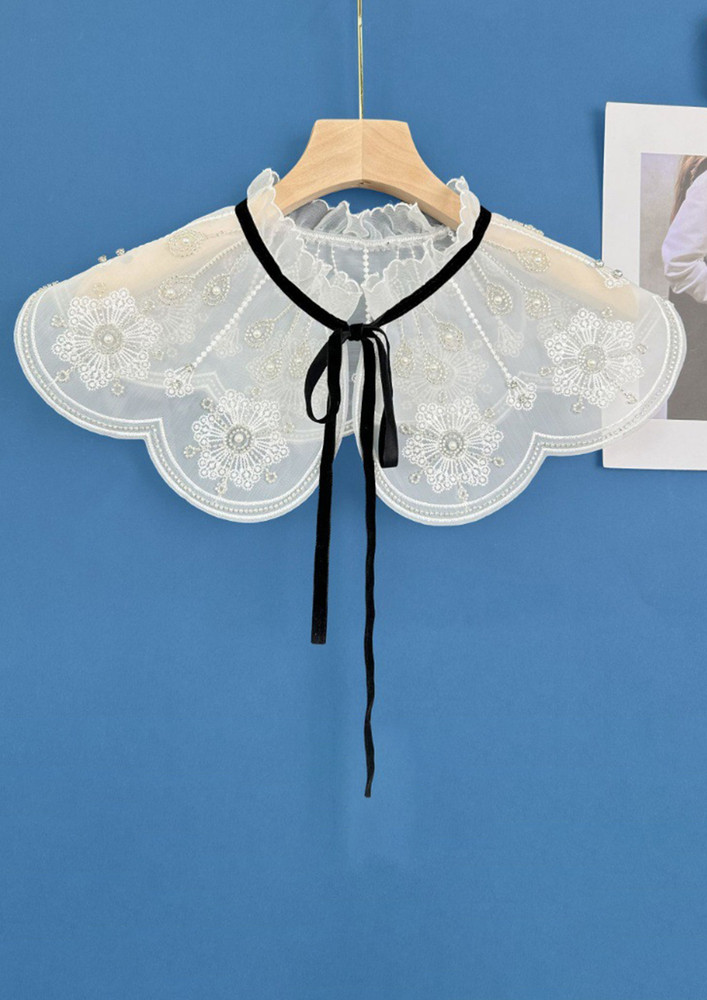EMBROIDERED WHITE LACE DOLL COLLAR
