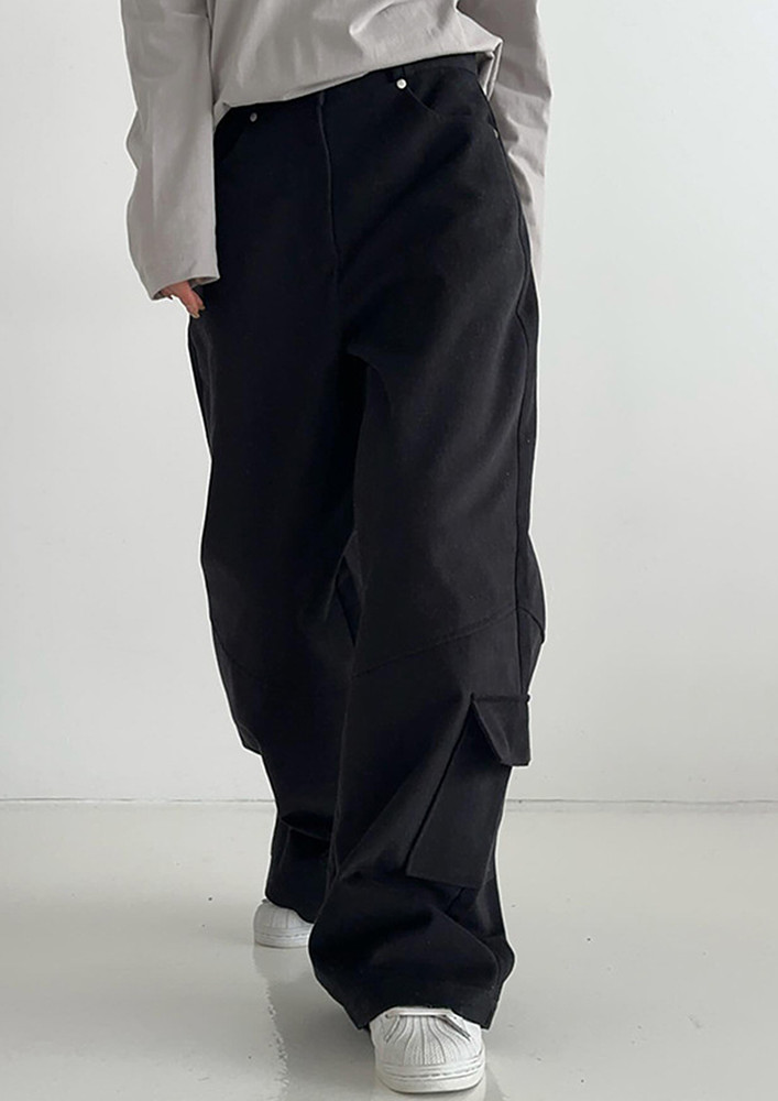 Multi-pocketed Straight Black Pants