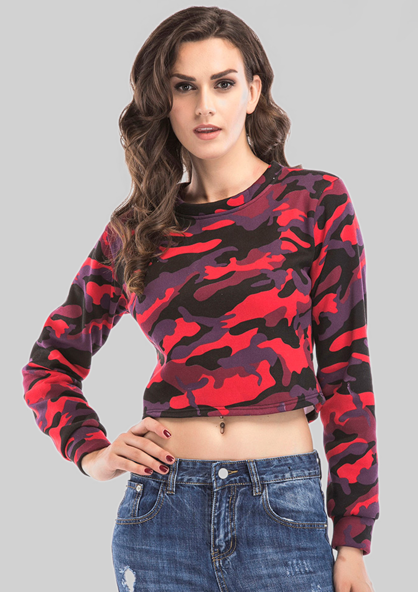 A CREW NECK PRINTED RED RELAXED CROP TOP
