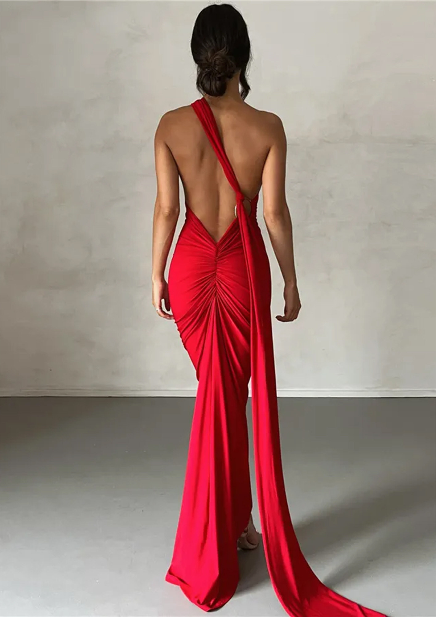 Off-White Backless Tiered Gown – Mati