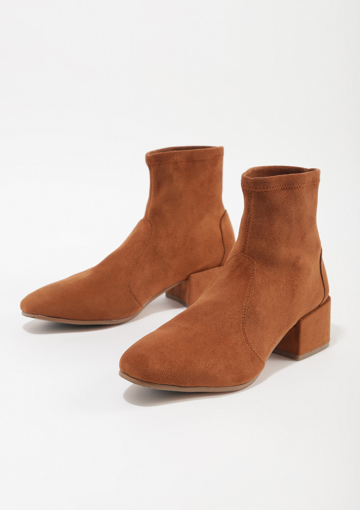 EASY GOING CAMEL BOOTS