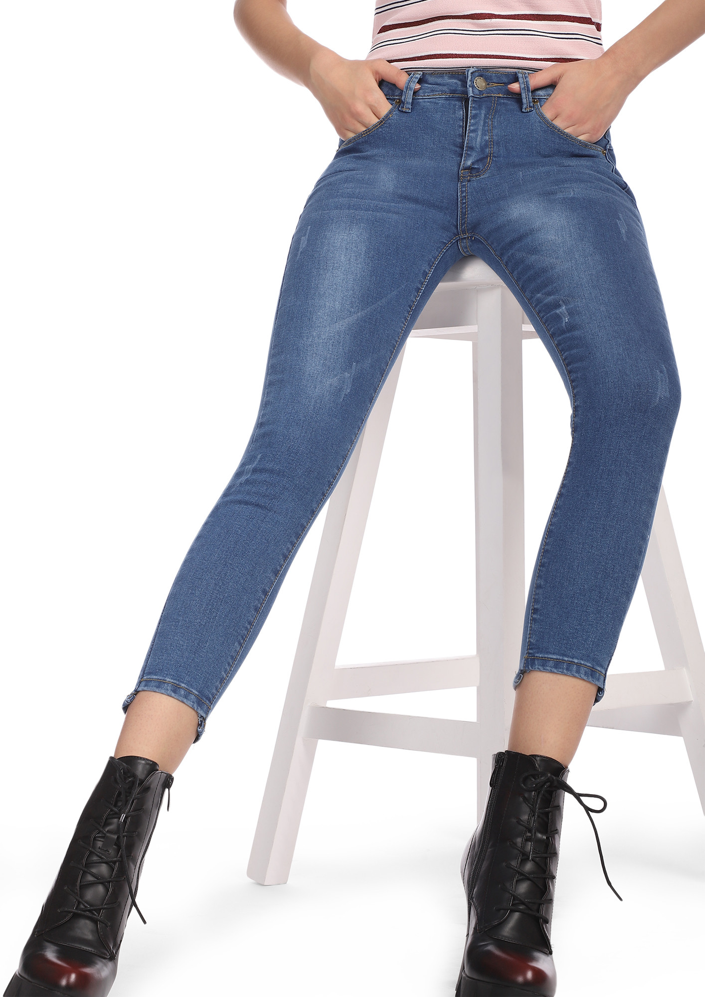 STEPPING STONES LIGHT BLUE CROPPED JEANS