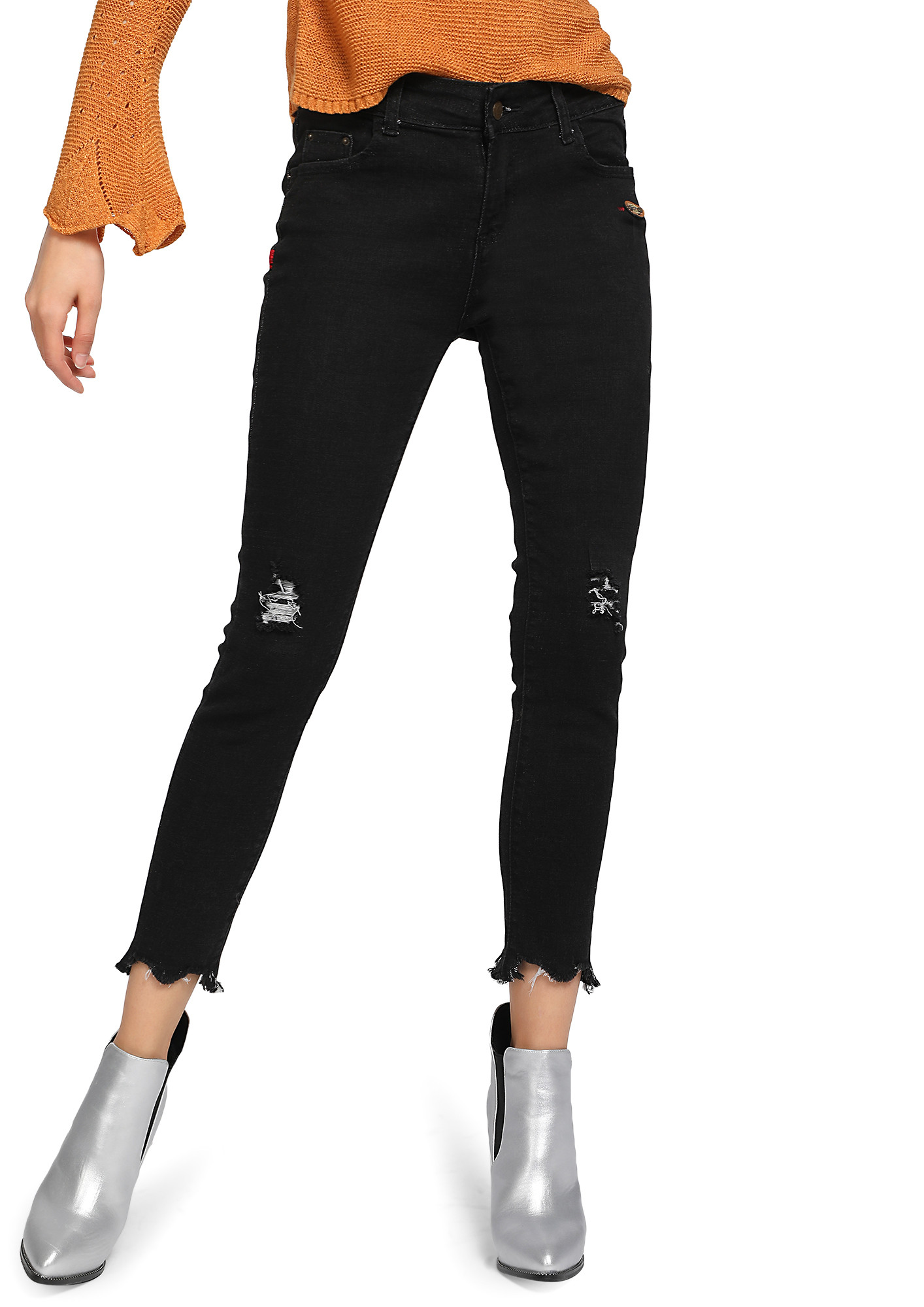 ALL ABOUT THOSE CUFFS BLACK CROPPED JEANS