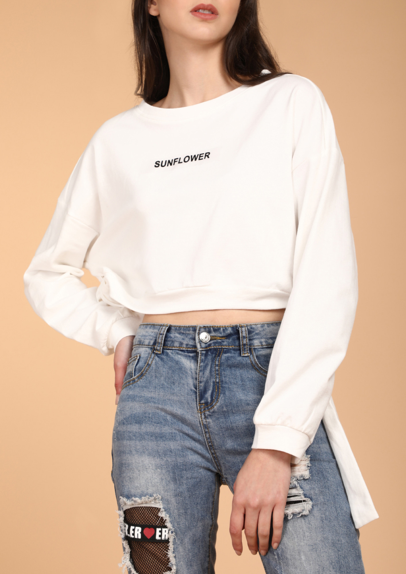 SUNFLOWER AND KISSES WHITE CROP PULLOVER