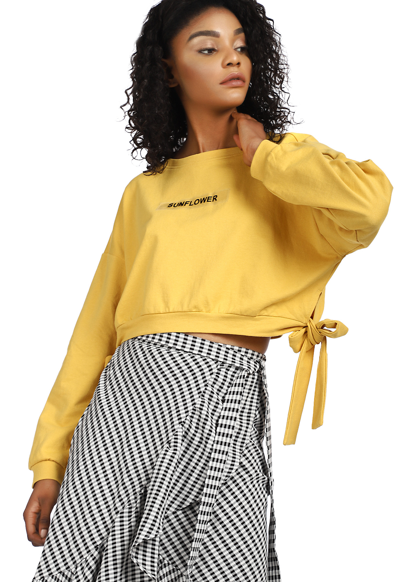 SUNFLOWER AND KISSES YELLOW CROP PULLOVER