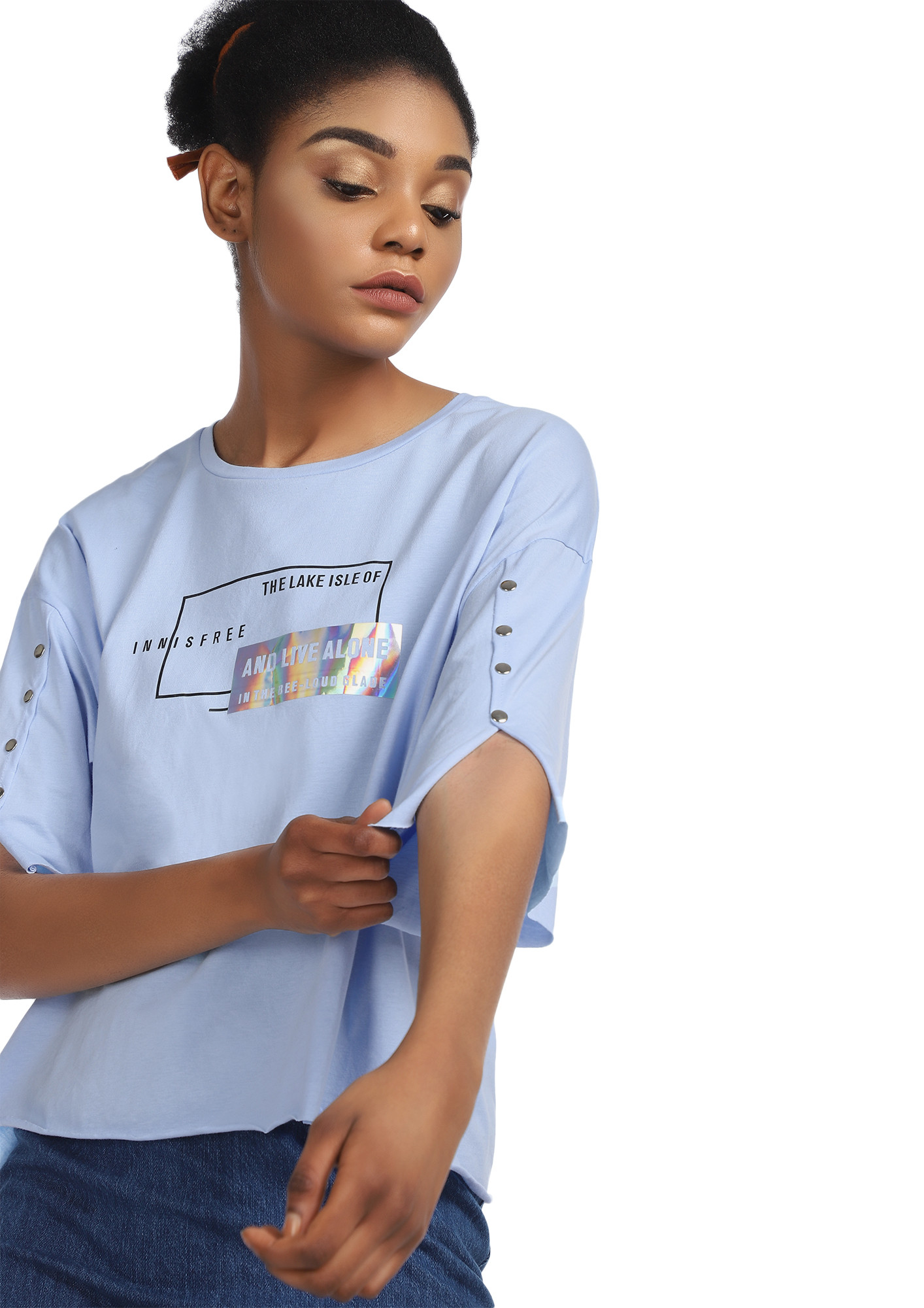 IN THE BEE-LOUD GLADE BLUE CROP T-SHIRT