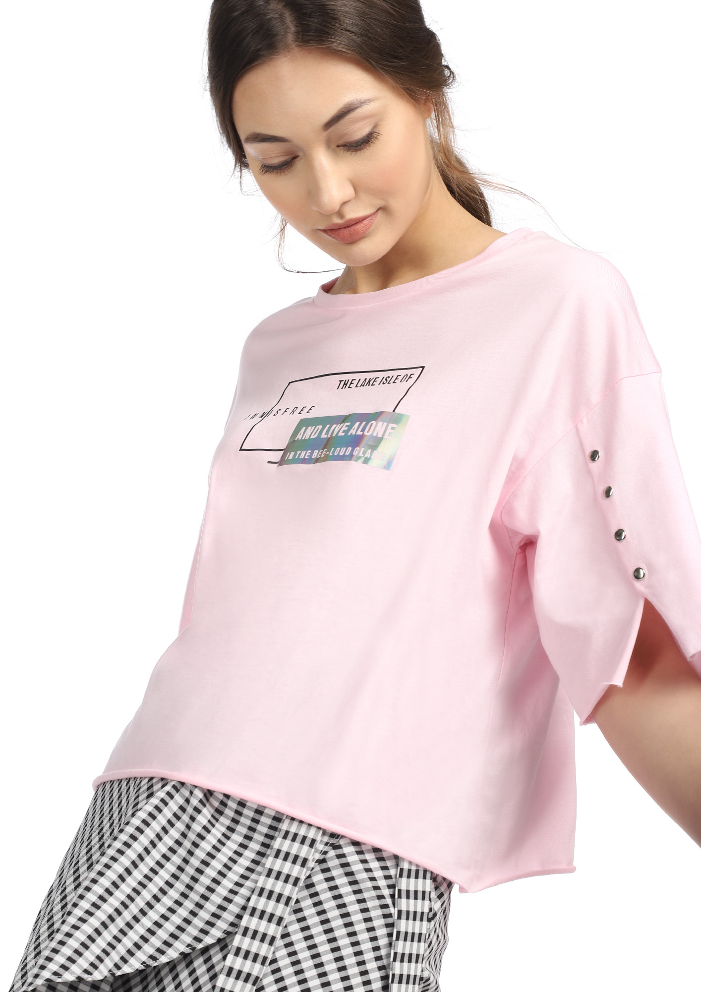 IN THE BEE-LOUD GLADE PINK CROP T-SHIRT