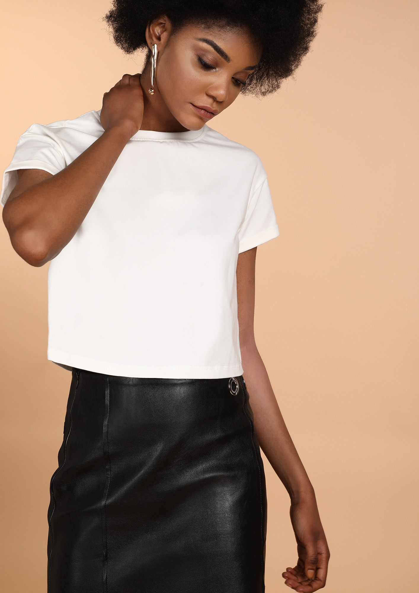 LOOKING FOR SIMPLICITY WHITE CROPPED T-SHIRT