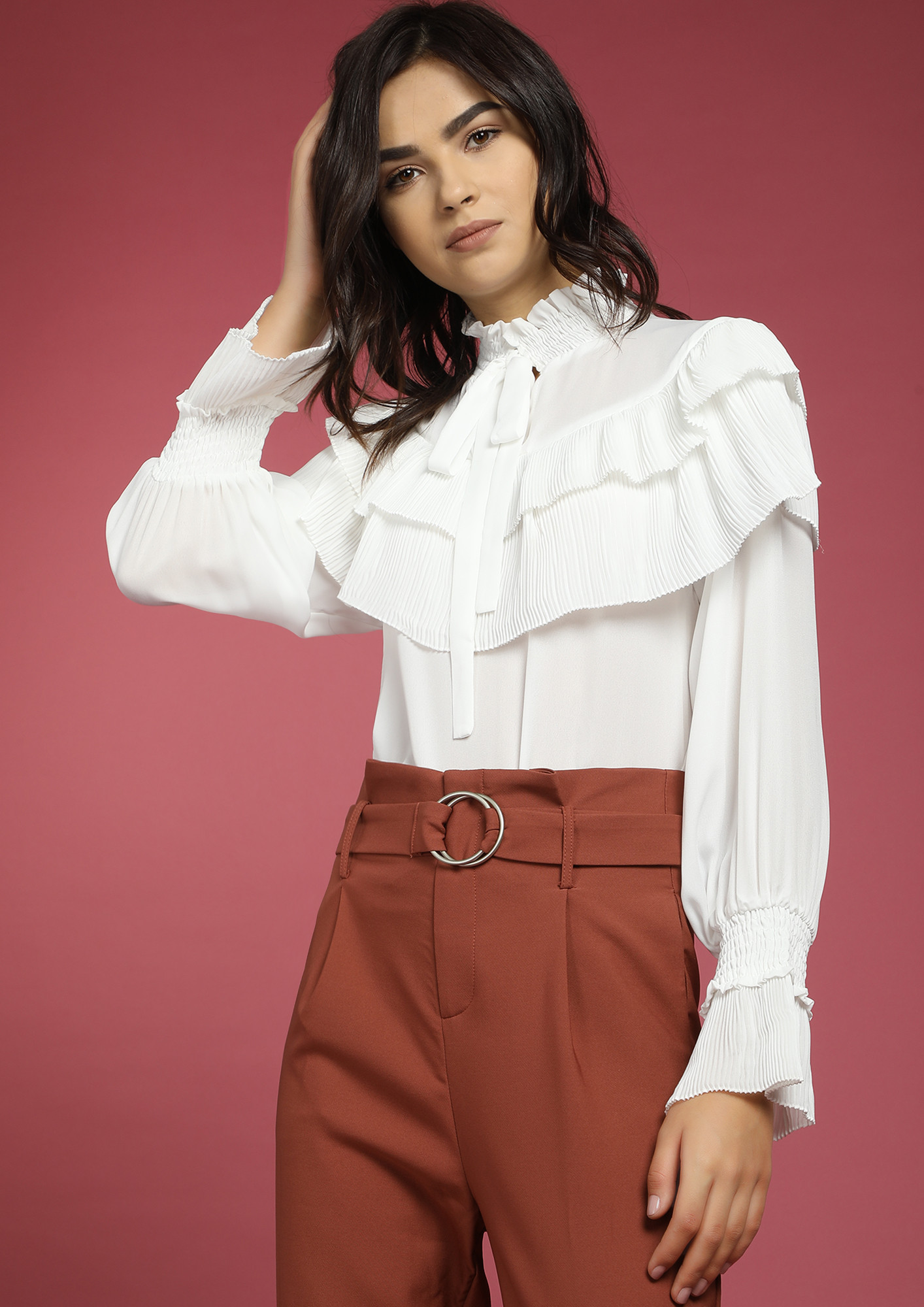 COUNTING LAYERS WHITE BLOUSE