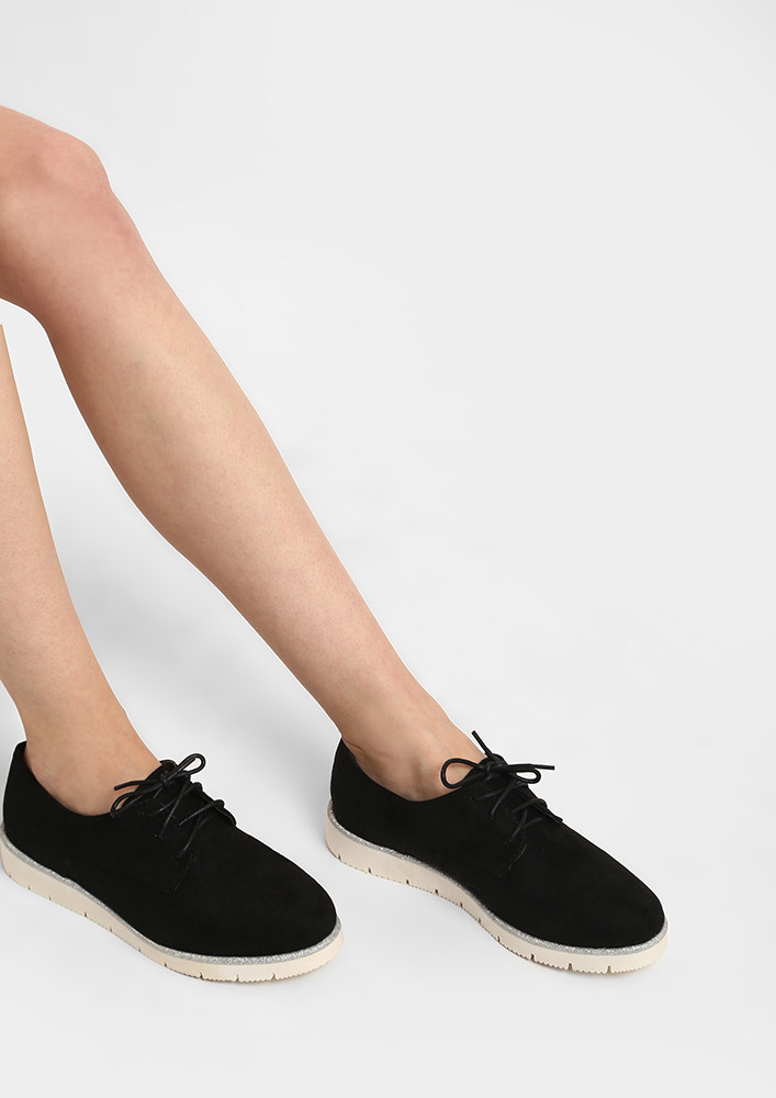 WORK IT OUT BLACK SNEAKERS