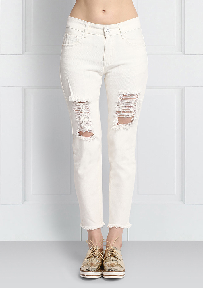 WHITE RIPPED CROPPED JEANS