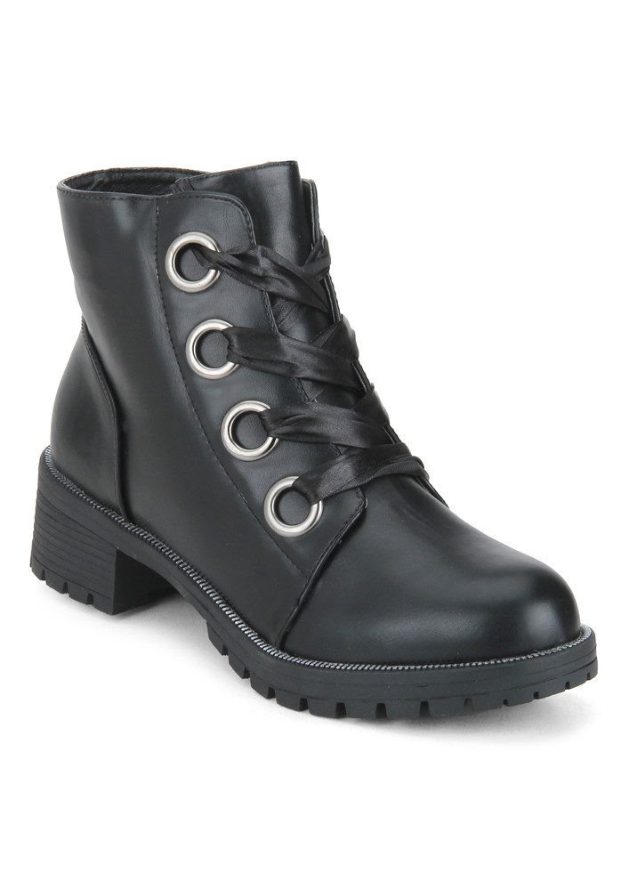 CRISS CROSS BLACK LEATHER ANKLE LENGTH BOOTS