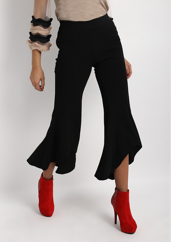 FIT AND FLARE BLACK PANTS