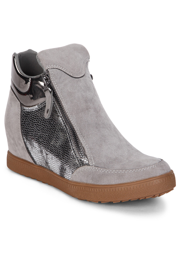 REVOLVE IN SILVER BOOTIES