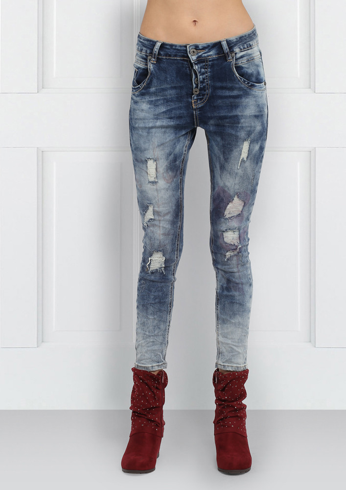 PATCHED DISTRESS BLUE JEANS