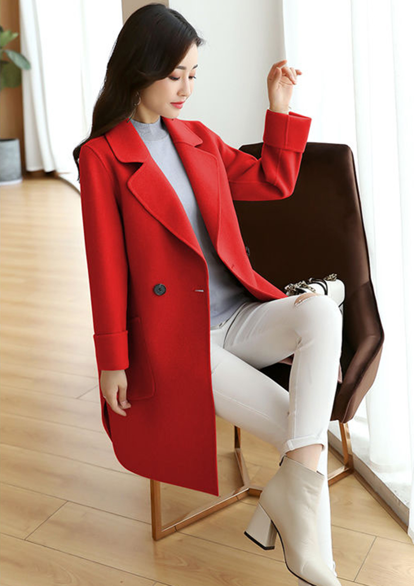 LONG AND STUNNING RED COAT