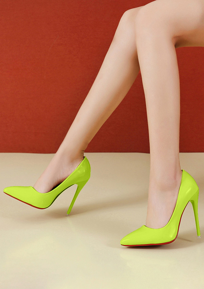 HIGH POINTY-TOE LIGHT-GREEN PUMPS
