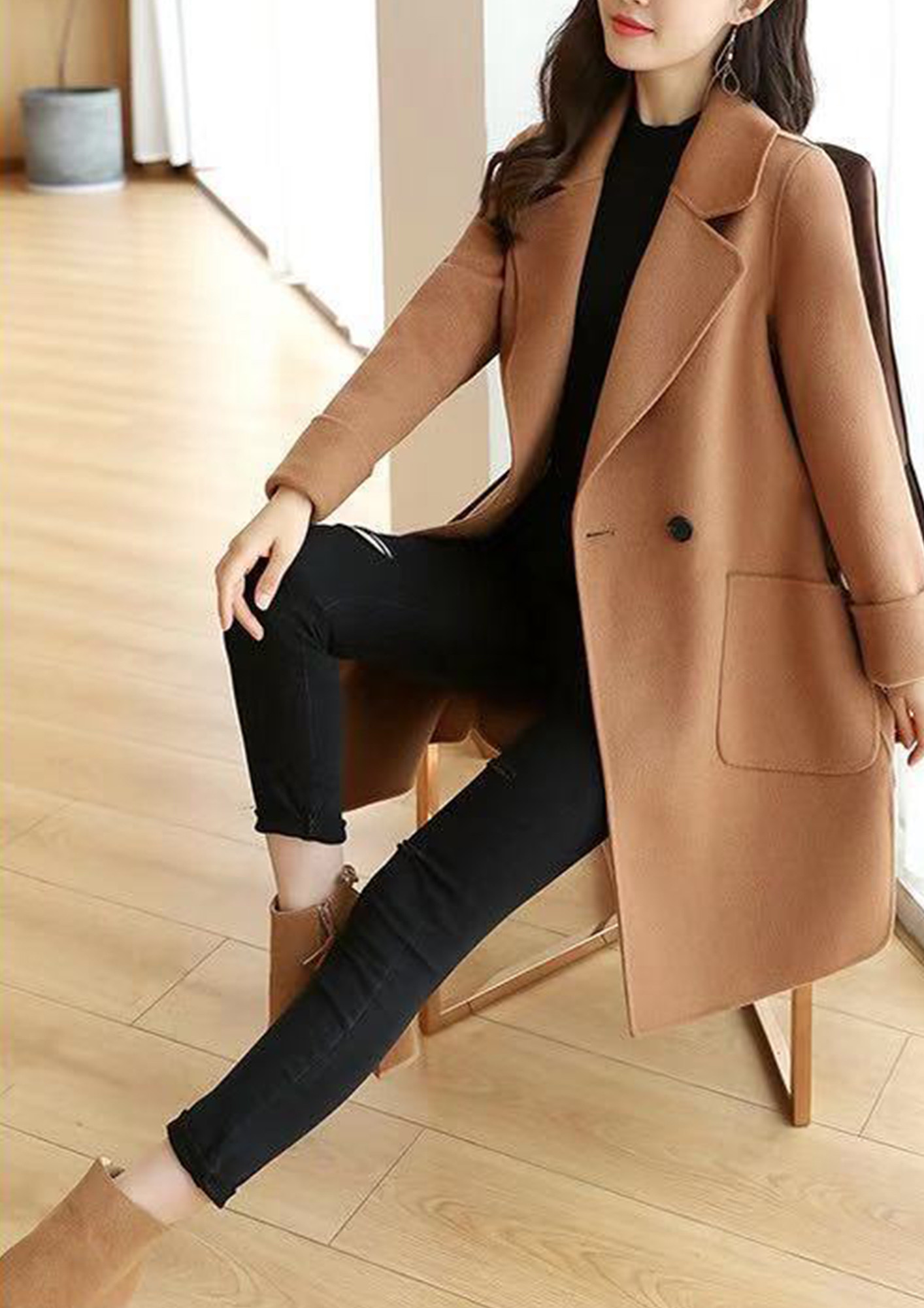 LONG AND STUNNING CAMEL COAT