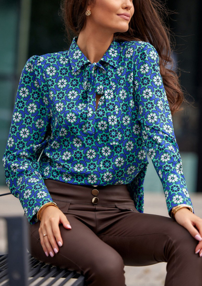 BLUE PRINTED PULLOVER BLOUSE