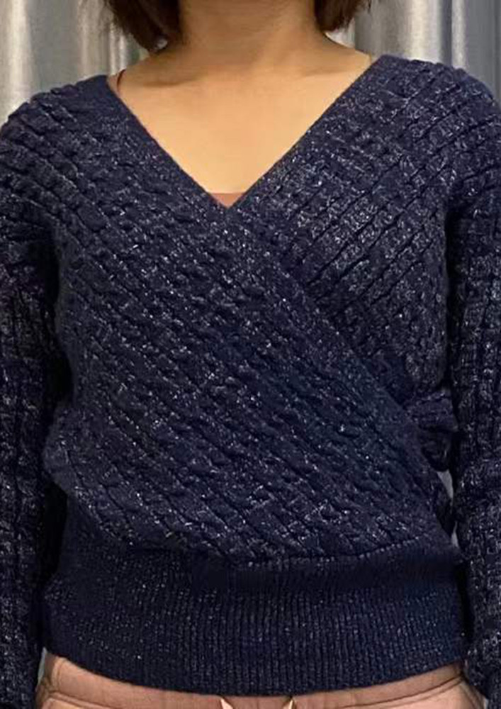 WRAP UP IN STYLE NAVY JUMPER